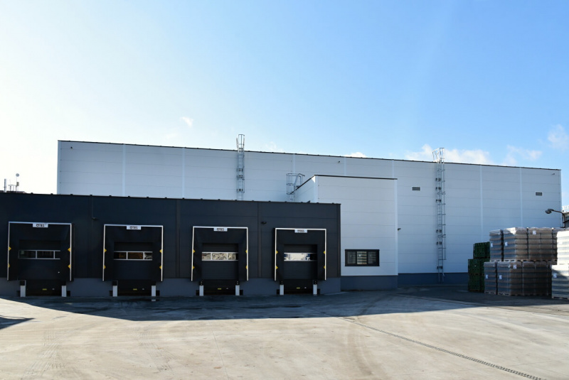 Výrobné a priemyselné haly, administratívne a prevádzkové budovy Výrobné a priemyselné haly, administratívne a prevádzkové budovy