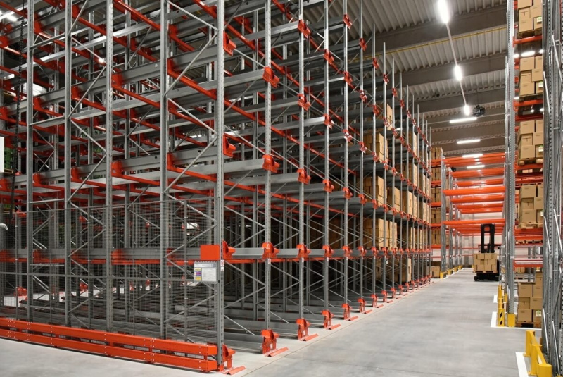 Výrobné a priemyselné haly, administratívne a prevádzkové budovy Výrobné a priemyselné haly, administratívne a prevádzkové budovy