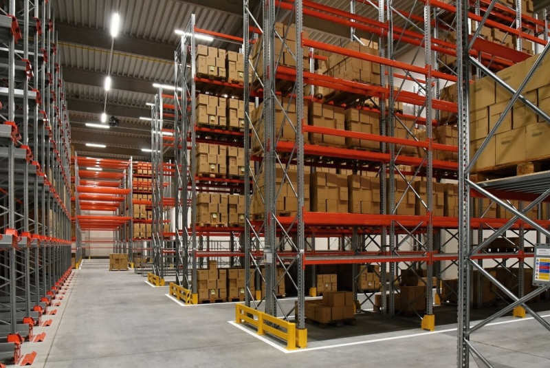 Výrobné a priemyselné haly, administratívne a prevádzkové budovy Výrobné a priemyselné haly, administratívne a prevádzkové budovy