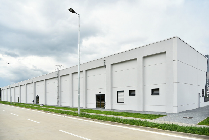 Obchodné centrá a polyfunkčné objekty / Obchodné centrum Ľubotic Obchodné centrá a polyfunkčné objekty / Obchodné centrum Ľubotic