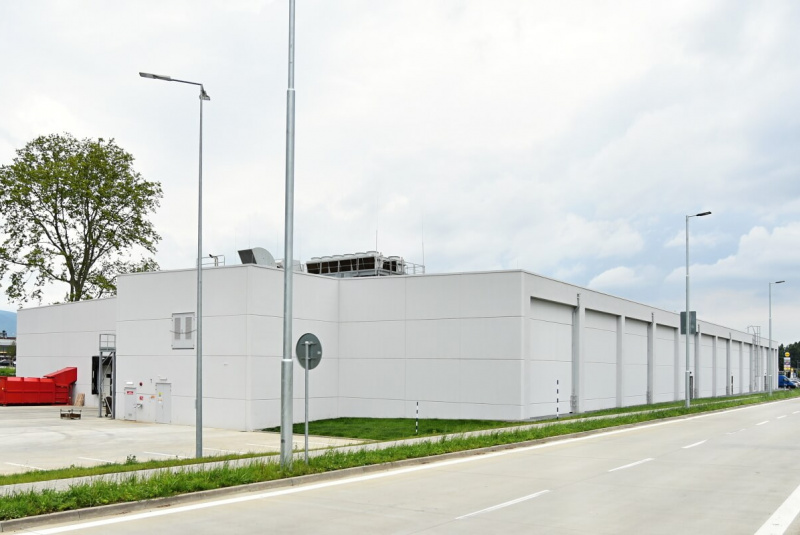 Obchodné centrá a polyfunkčné objekty / Obchodné centrum Ľubotic Obchodné centrá a polyfunkčné objekty / Obchodné centrum Ľubotic