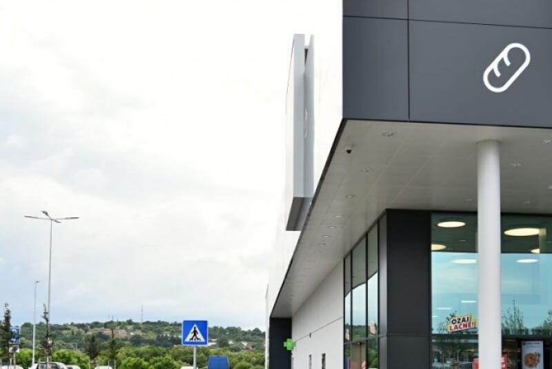 Obchodné centrá a polyfunkčné objekty / Obchodné centrum Ľubotic Obchodné centrá a polyfunkčné objekty / Obchodné centrum Ľubotic