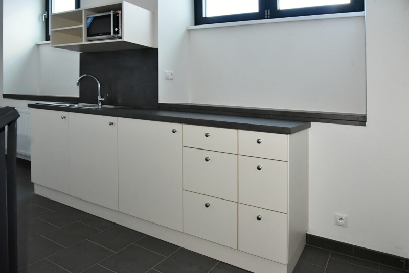 Výrobné a priemyselné haly, administratívne a prevádzkové budovy Výrobné a priemyselné haly, administratívne a prevádzkové budovy