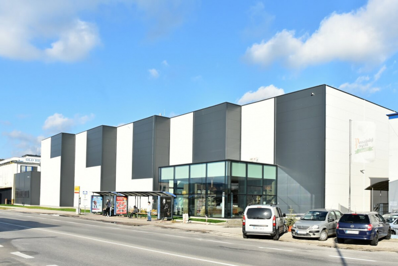 Výrobné a priemyselné haly, administratívne a prevádzkové budovy Výrobné a priemyselné haly, administratívne a prevádzkové budovy