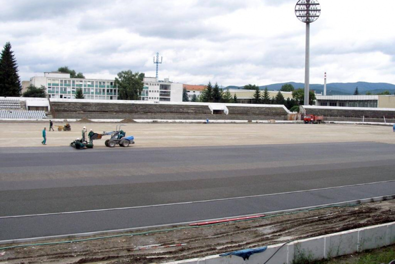 Rekreácia – športoviská s umelým povrchom / Futbalový štadión Tr