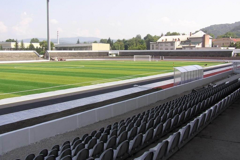 Rekreácia – športoviská s umelým povrchom / Futbalový štadión Tr