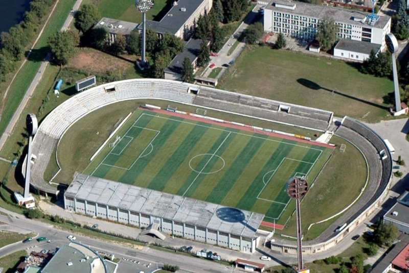 Rekreácia – športoviská s umelým povrchom / Futbalový štadión Tr