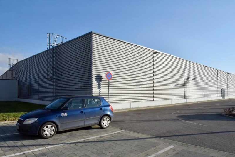 Obchodné centrá a polyfunkčné objekty / Obchodné centrum Nové Me