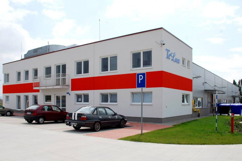 Výrobné a priemyselné haly, administratívne a prevádzkové budovy