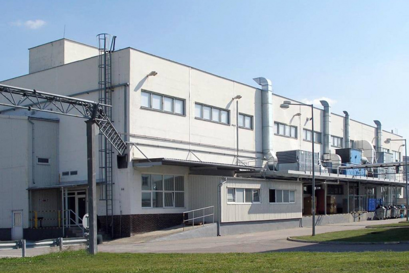 Výrobné a priemyselné haly, administratívne a prevádzkové budovy