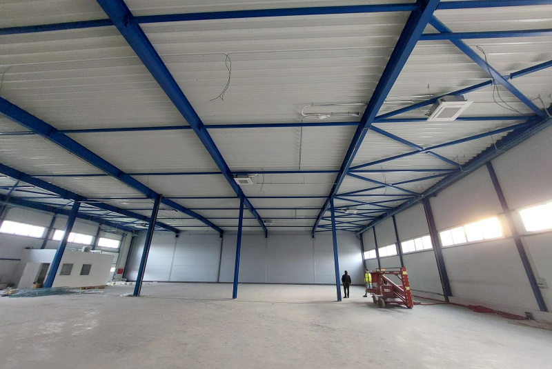 Výrobné a priemyselné haly, administratívne a prevádzkové budovy /  Výrobno skladová hala Pieštany  pre spoločnosť Klimatech - foto