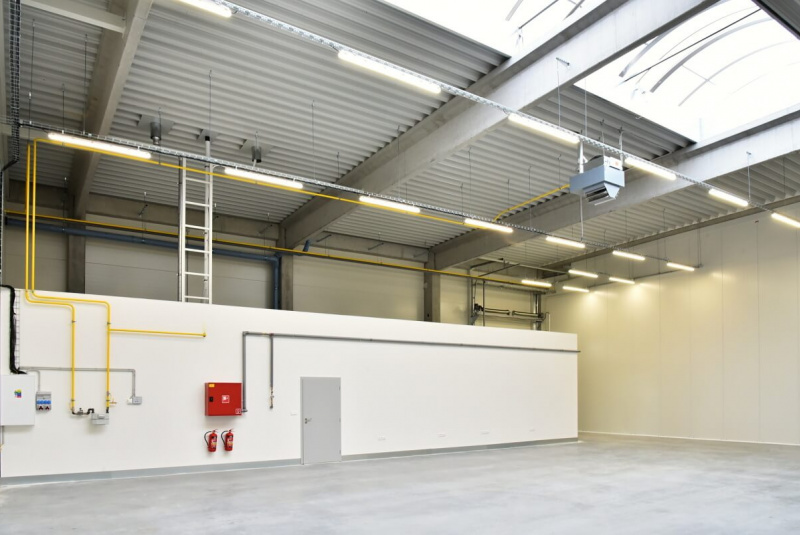 Výrobné a priemyselné haly, administratívne a prevádzkové budovy Výrobné a priemyselné haly, administratívne a prevádzkové budovy