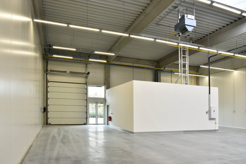 Výrobné a priemyselné haly, administratívne a prevádzkové budovy Výrobné a priemyselné haly, administratívne a prevádzkové budovy