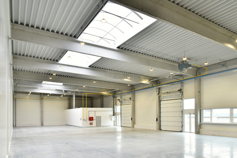 Výrobné a priemyselné haly, administratívne a prevádzkové budovy Výrobné a priemyselné haly, administratívne a prevádzkové budovy