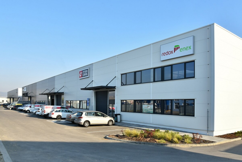 Výrobné a priemyselné haly, administratívne a prevádzkové budovy Výrobné a priemyselné haly, administratívne a prevádzkové budovy