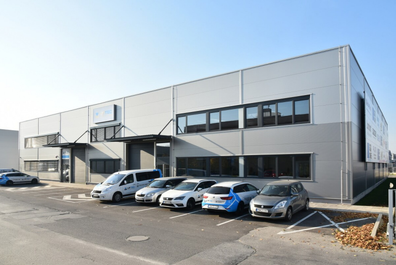 Výrobné a priemyselné haly, administratívne a prevádzkové budovy Výrobné a priemyselné haly, administratívne a prevádzkové budovy