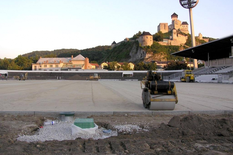 Futbalovy_stadion_Trencin11 Rekreácia – športoviská s umelým povrchom / Futbalový štadión Tr Rekreácia – športoviská s umelým povrchom / Futbalový štadión Tr