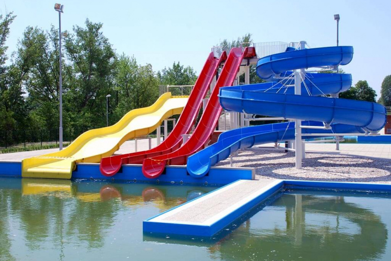 Letná plaváreň Trenčín2 Rekreácia – športoviská s umelým povrchom / Nová letná plaváreň Rekreácia – športoviská s umelým povrchom / Nová letná plaváreň