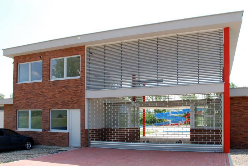 Letná plaváreň Trenčín4 Rekreácia – športoviská s umelým povrchom / Nová letná plaváreň Rekreácia – športoviská s umelým povrchom / Nová letná plaváreň