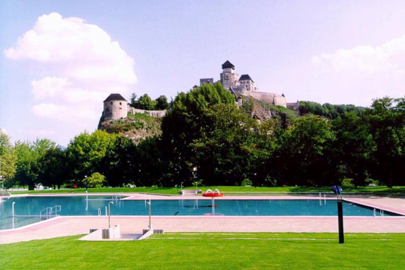 Rekonštrukcia letnej plavárne Trenčín3 Rekreácia – športoviská s umelým povrchom / Rekonštrukcia letnej Rekreácia – športoviská s umelým povrchom / Rekonštrukcia letnej